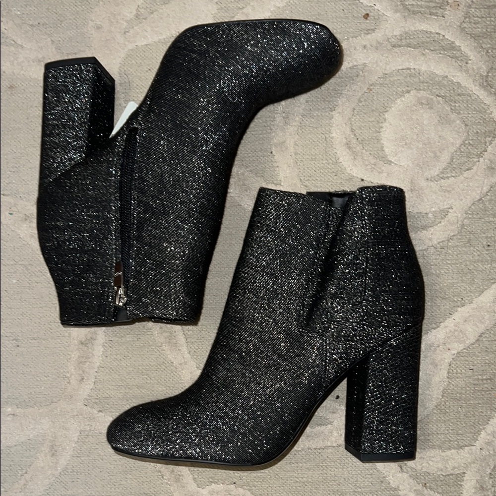 NWOT🌷MARC FISHER🌷Black silver metallic cloth square heeled booties
